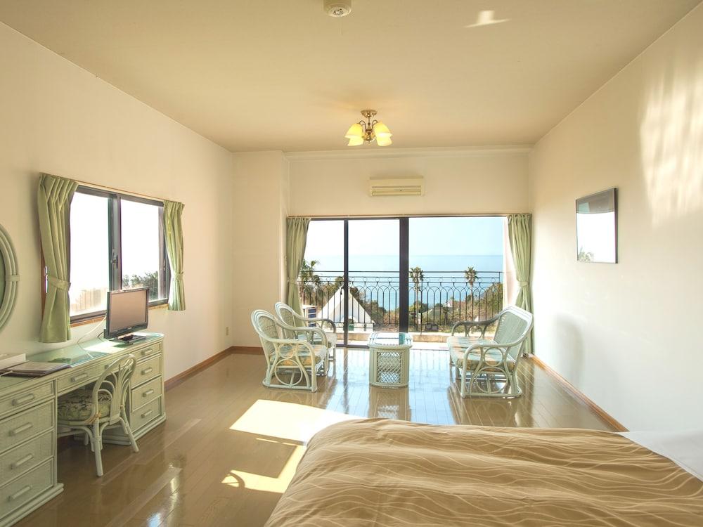 Resort Hotel Umibenokajuen