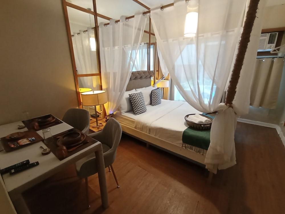 The Staycation - Boutique rooms