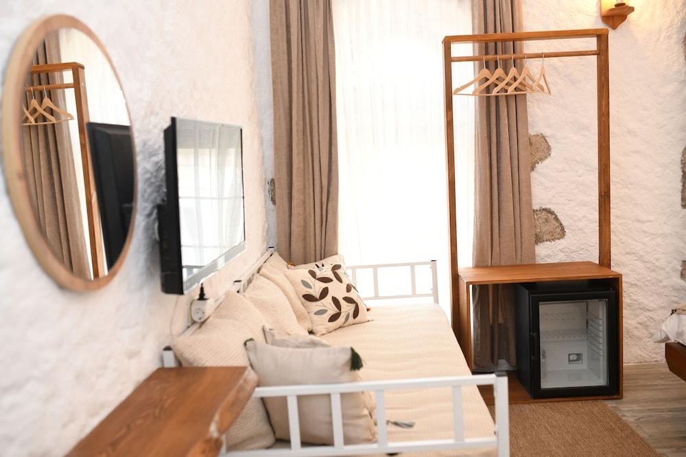 MAHZEN ALACATI BUTIK OTEL