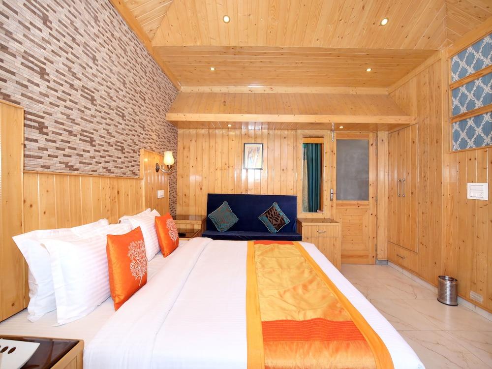 OYO 12170 Home Rustic Villa Kasauli