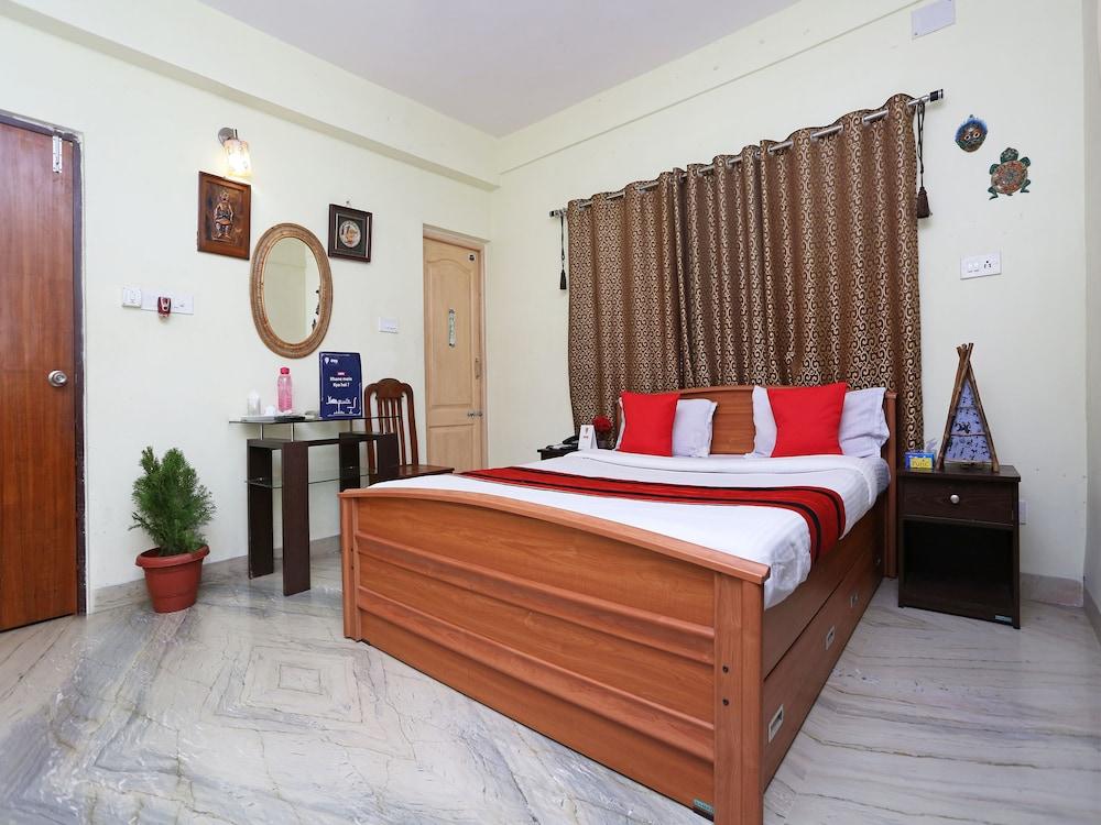 OYO 12067 Sam's Apartment