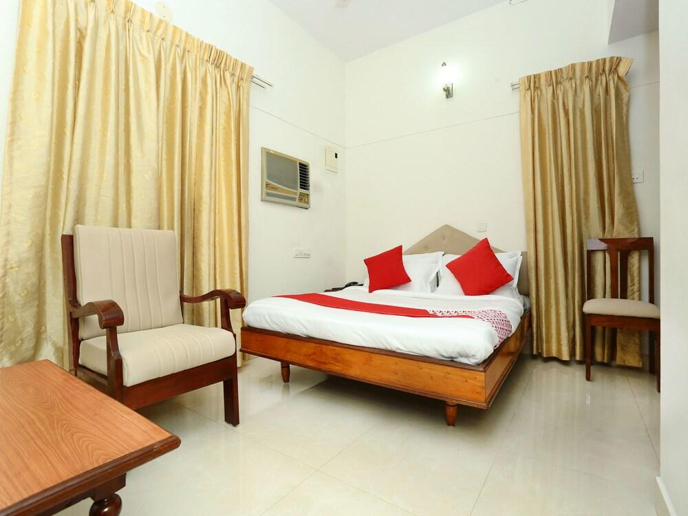 OYO 11528 Kovlam Park