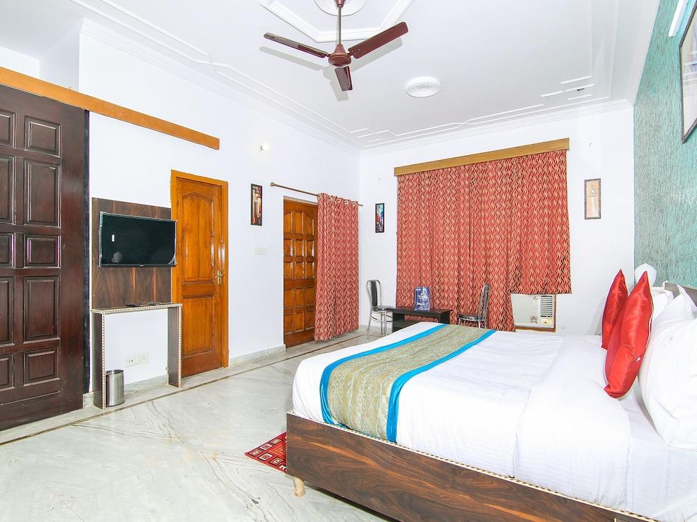 OYO 12857 D Moon Star