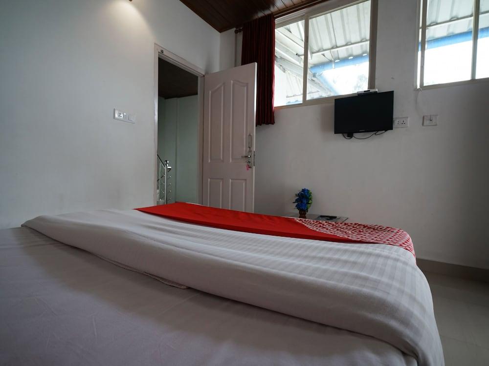 OYO 11757 Aruvi Annex