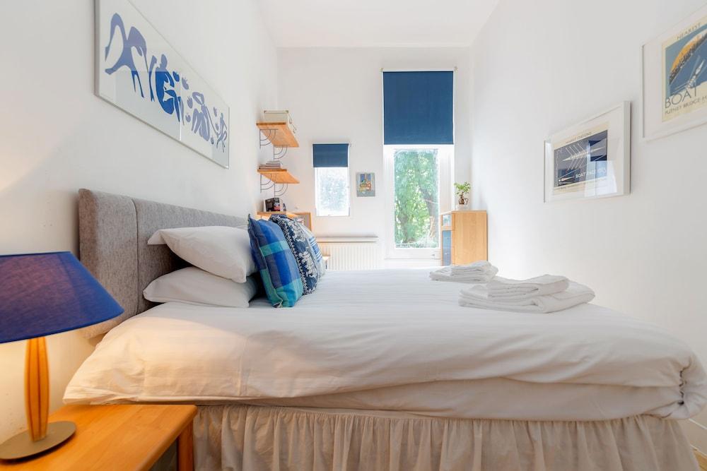 Philbeach Balcony- 2bed flat in Earls Ct