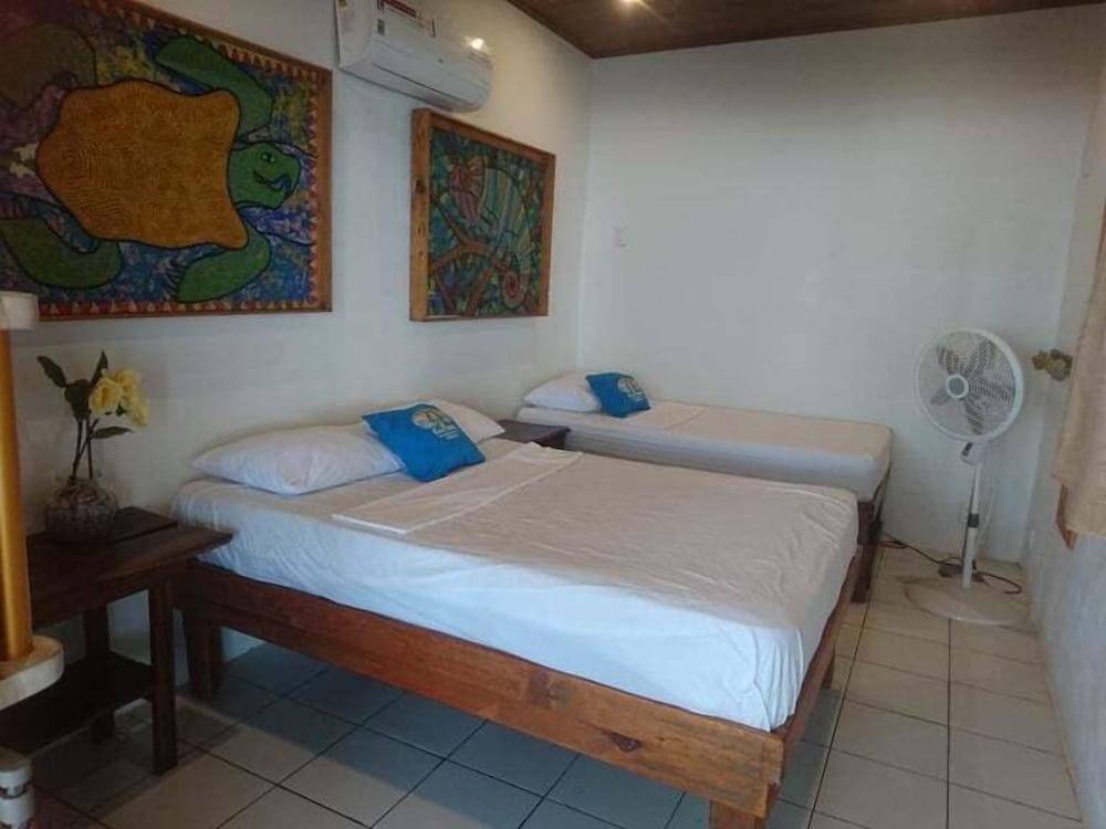 Casa Sirena Surf Lodge