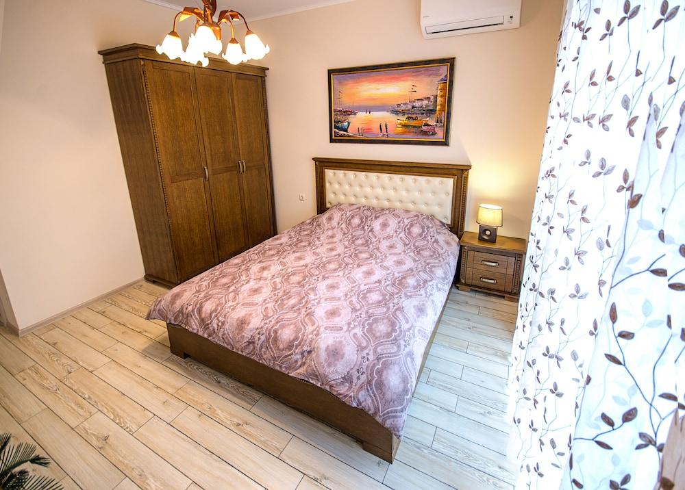 Apartments in Complex Poseidon