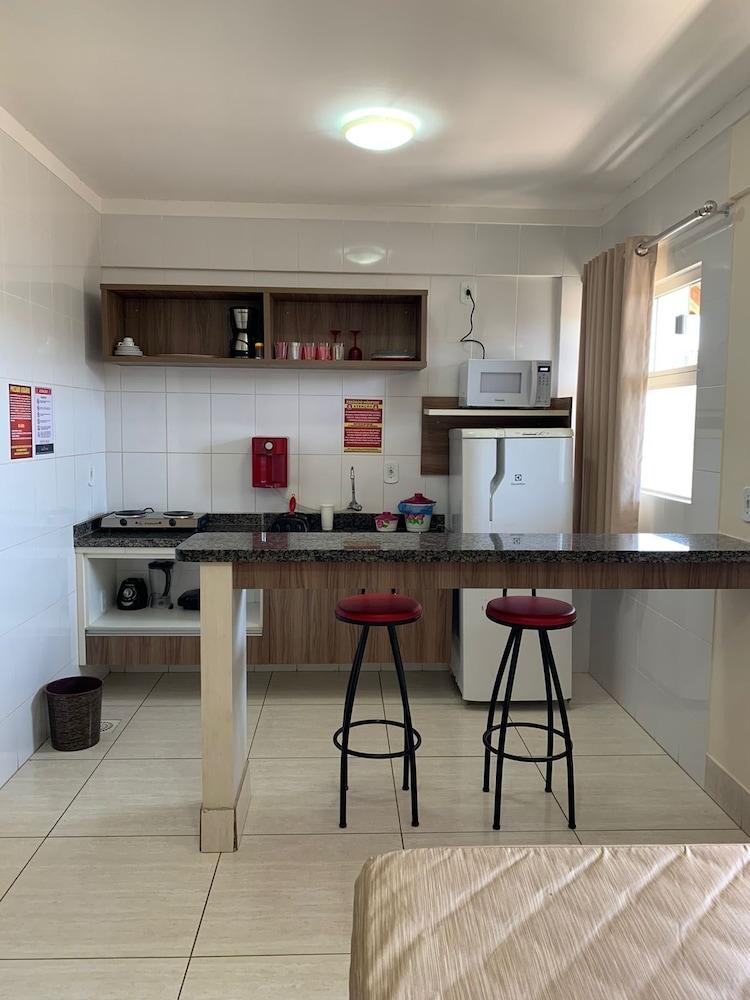 HOTEL LACQUA DIROMA - APARTAMENTO COMPLETO PARA 5 PESSOAS EM CALDAS NOVAS-GO