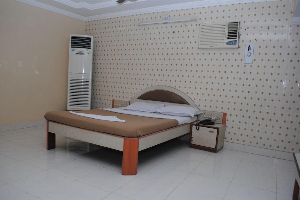 Hotel Pancharatna Paradise