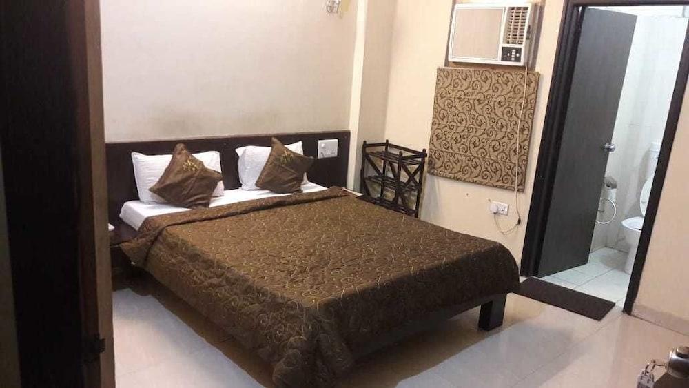 Jypore Saffron Inn & Suites