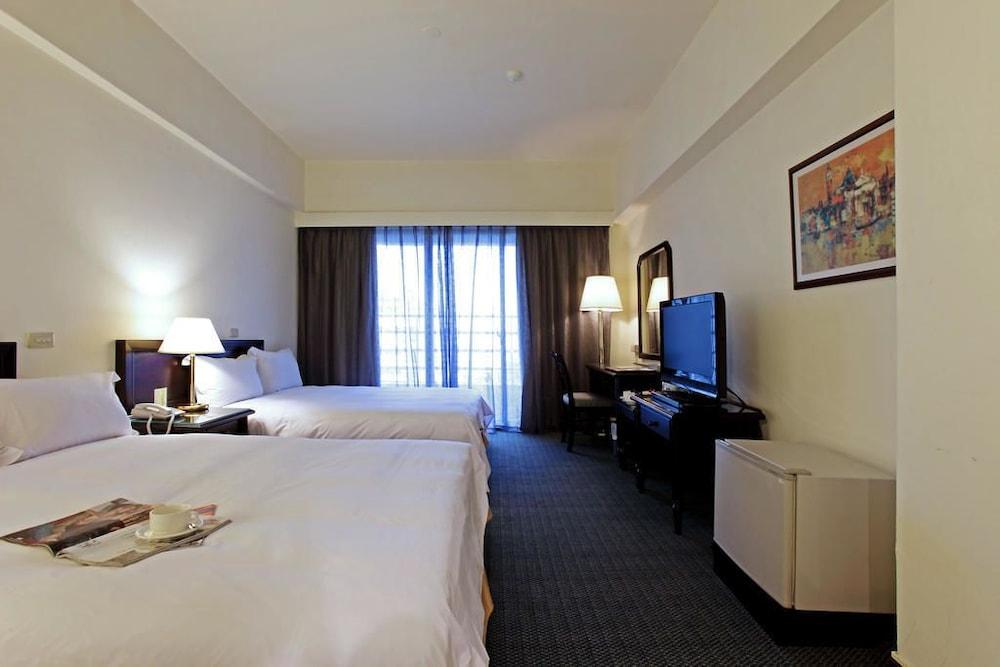 Metro Hotel - Howard Group