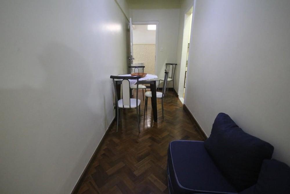 GoHouse Constante 702