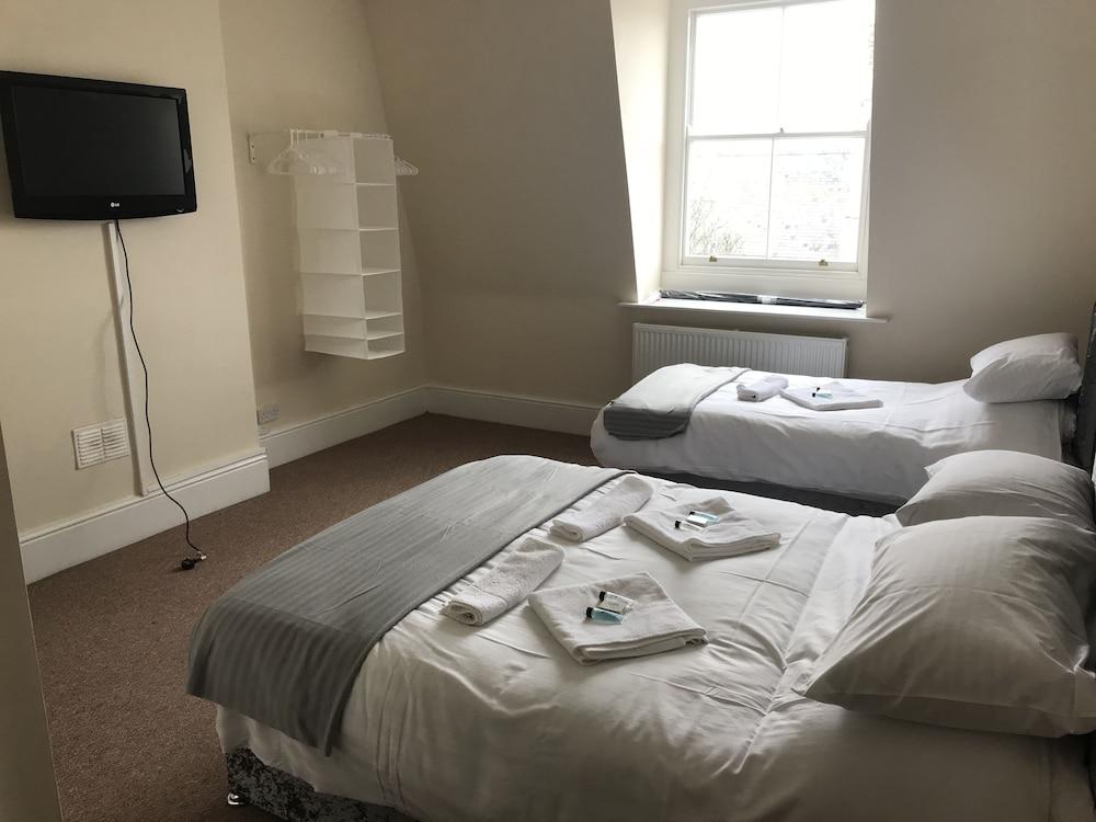 The New Alexandra Hotel