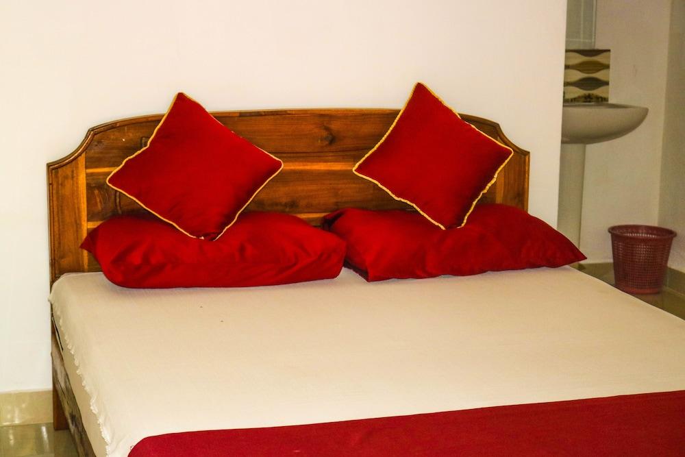 French Garden Eagle wings Inn