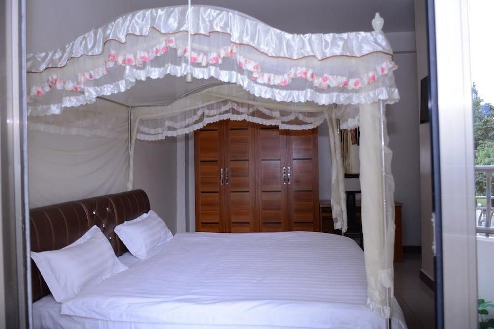 Western Mountain Hotel