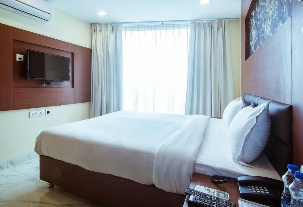 Hotel Sawood International