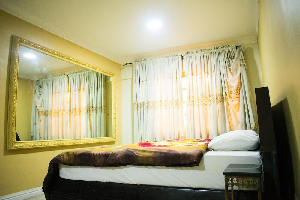 Sugarland Apartments VI