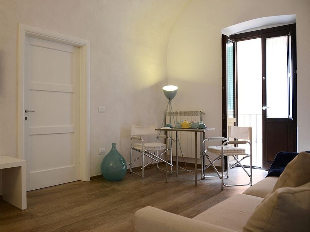 Suite Home Trani Old Town