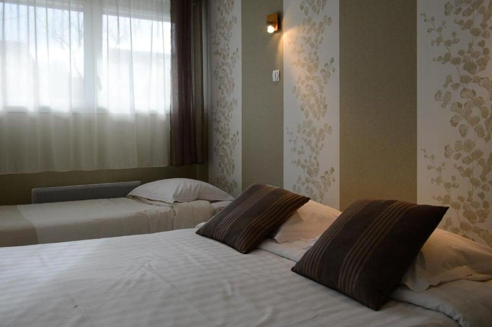 Contact Hôtel - Hôtel les Bleuets & SPA