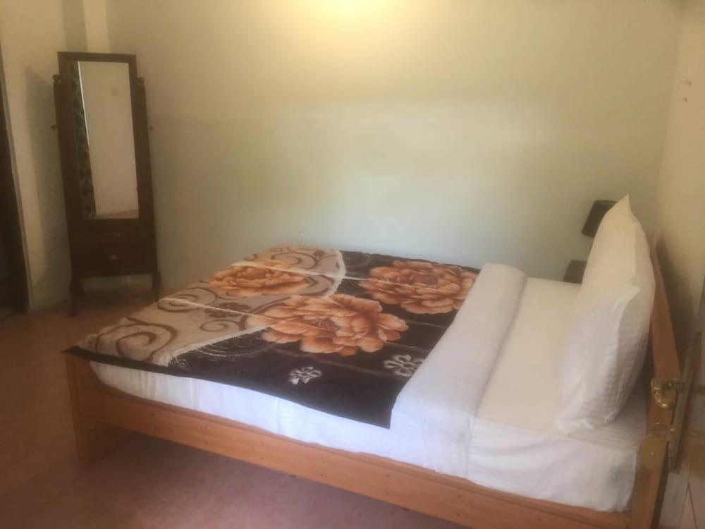 Yoho Green Lake View