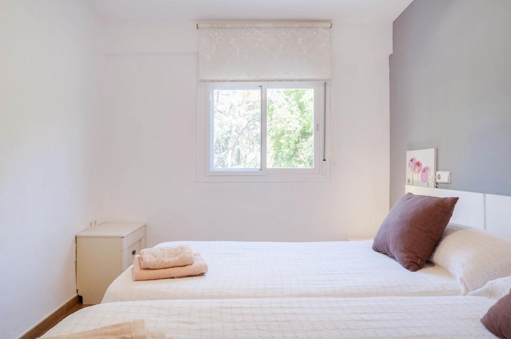 Eden Roc BeachFront Apartments