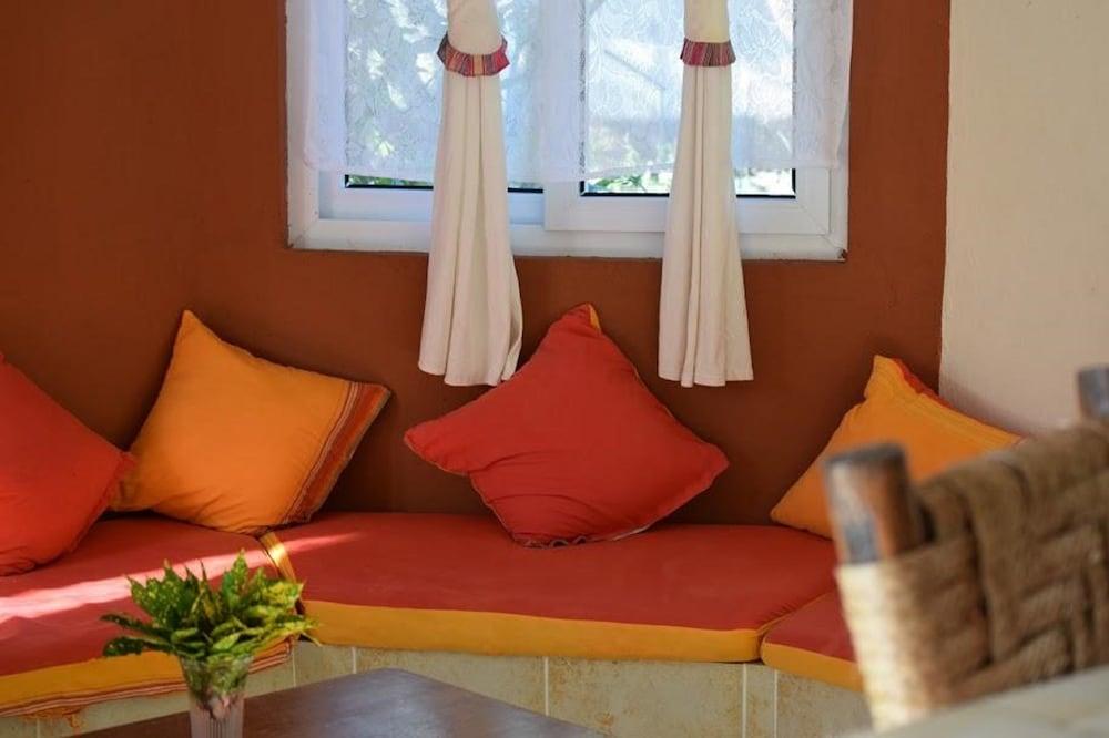 Maweni Beach Cottages