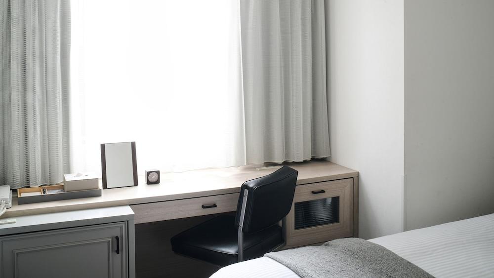 Vessel Inn Sakae Station