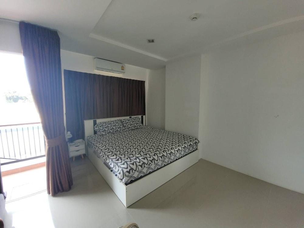 Trio Gems Condo Beach