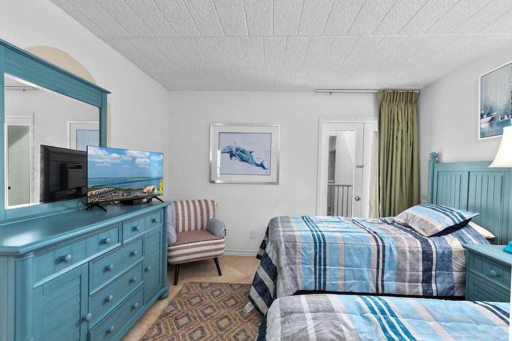 Breakers Unit #307 2 Bedroom Condo by RedAwning