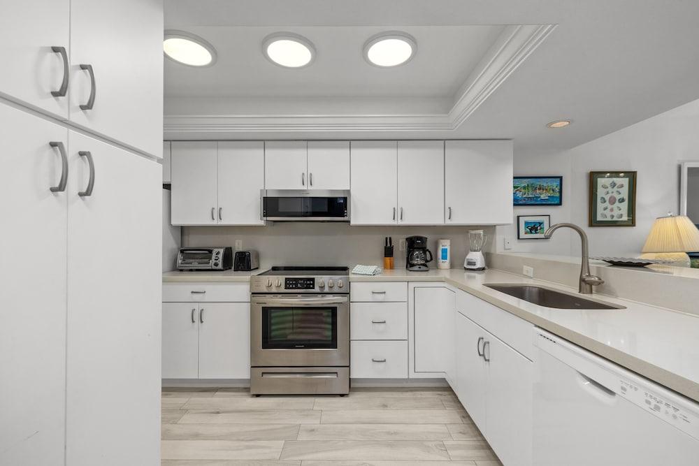 Edgewater Unit #303 2 Bedroom Apts by RedAwning