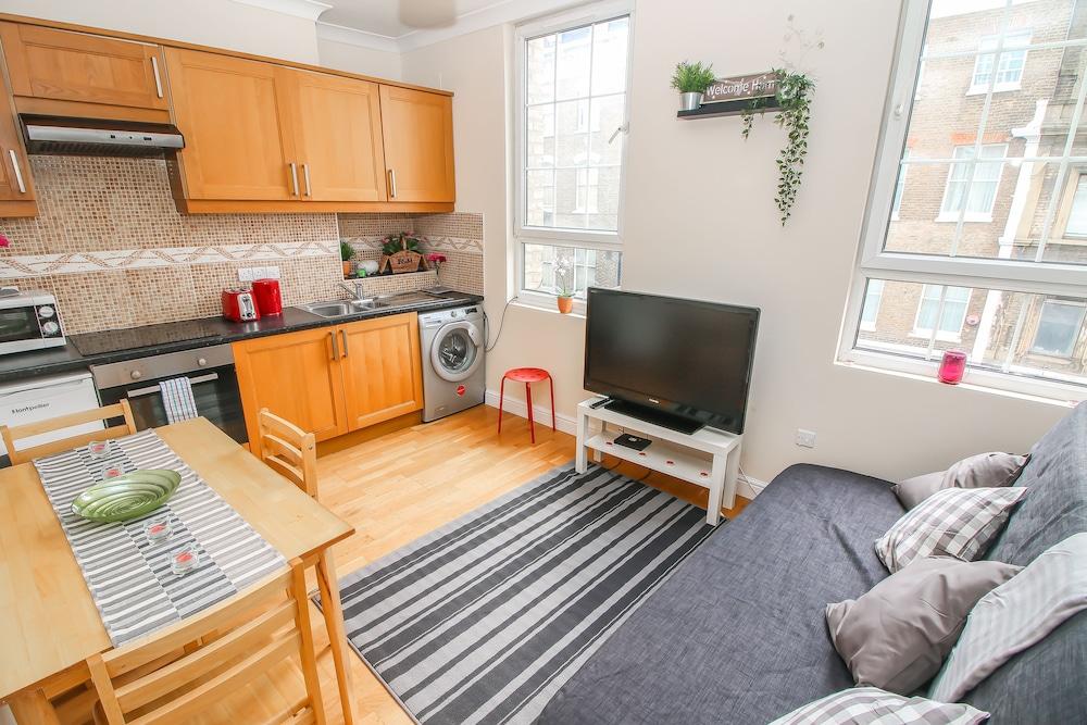 City view flat at Liverpool st Brick Ln