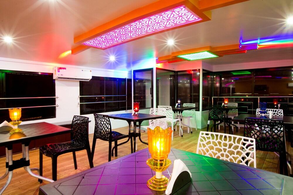 Tharangini Houseboats