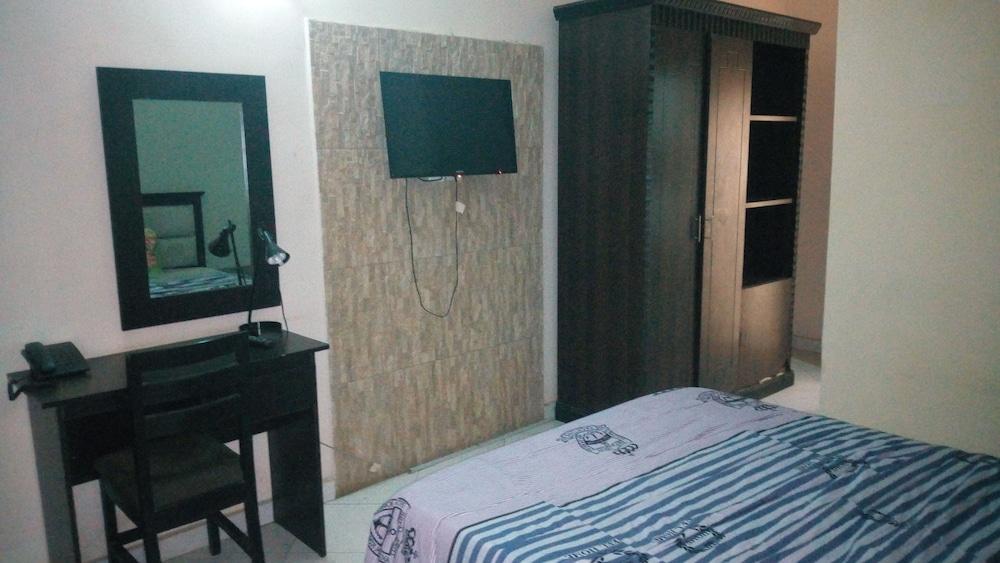 Grand Bank Link Hotel