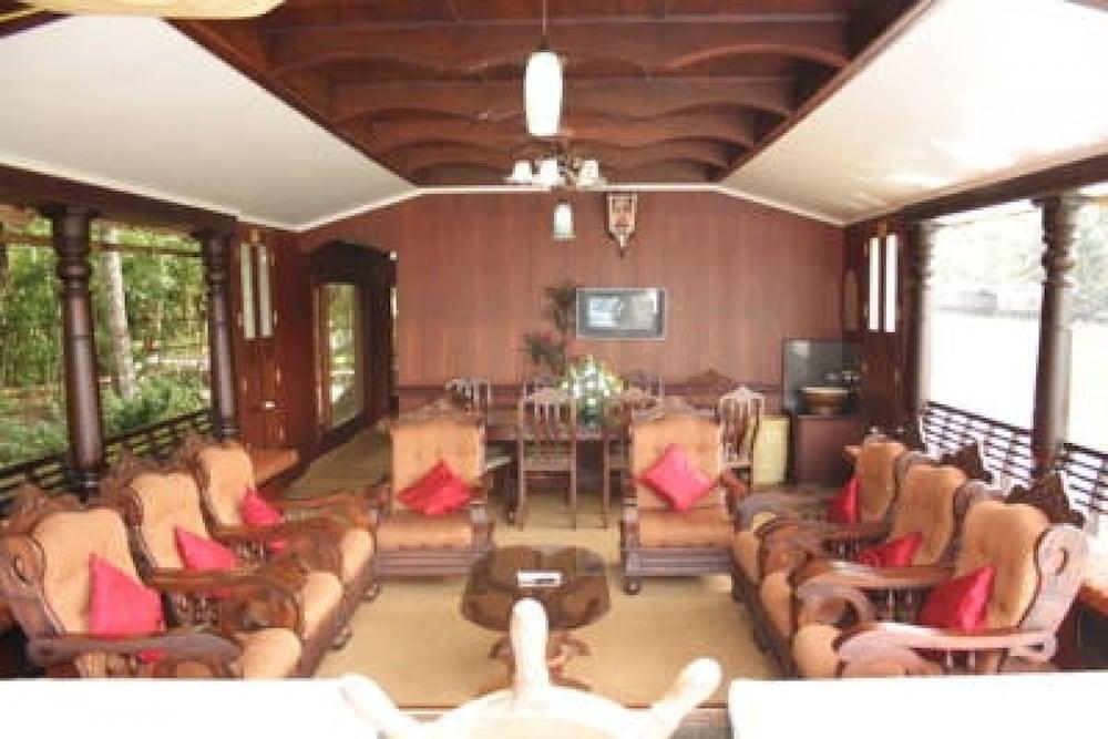 GuestHouser 3 BHK Houseboat 9f4e