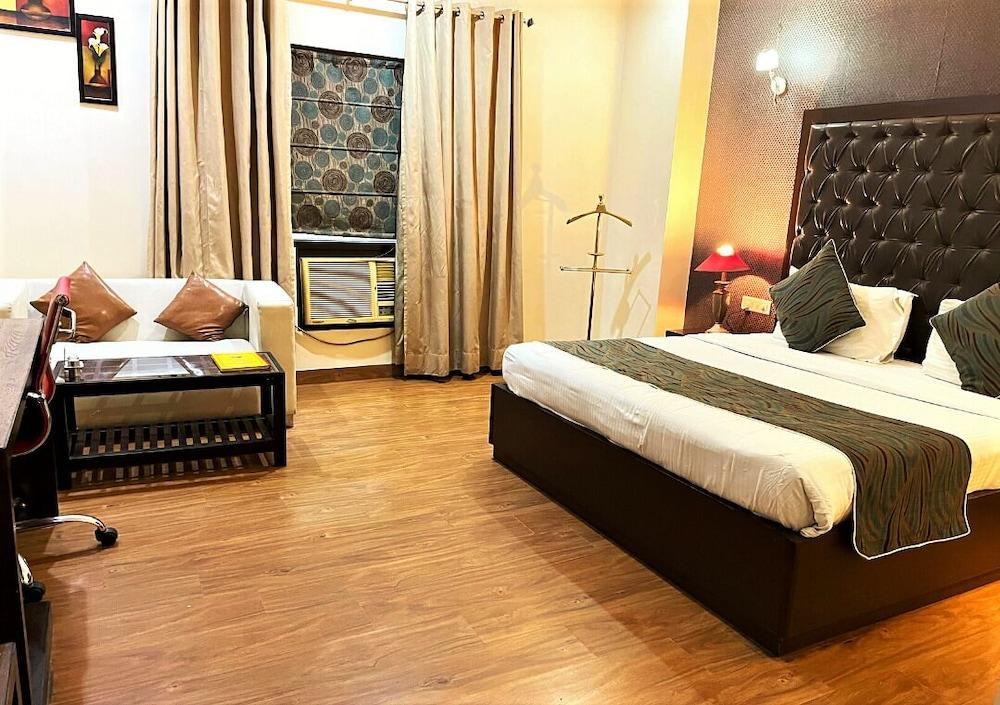 Hotel Mansarover Paradise