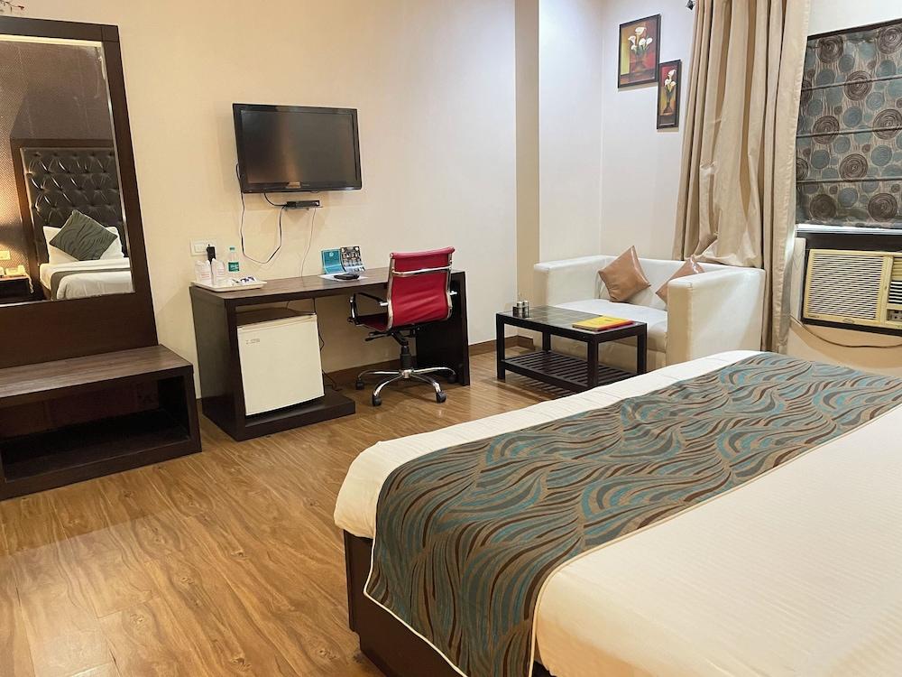 Hotel Mansarover Paradise