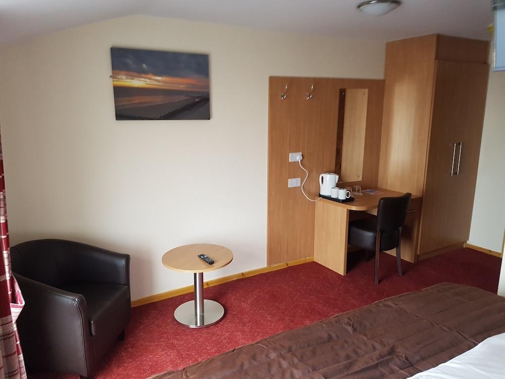 The Cliff Top Inn Hotel