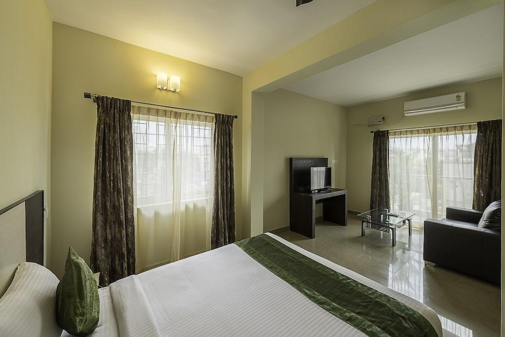 Treebo The Daffodils