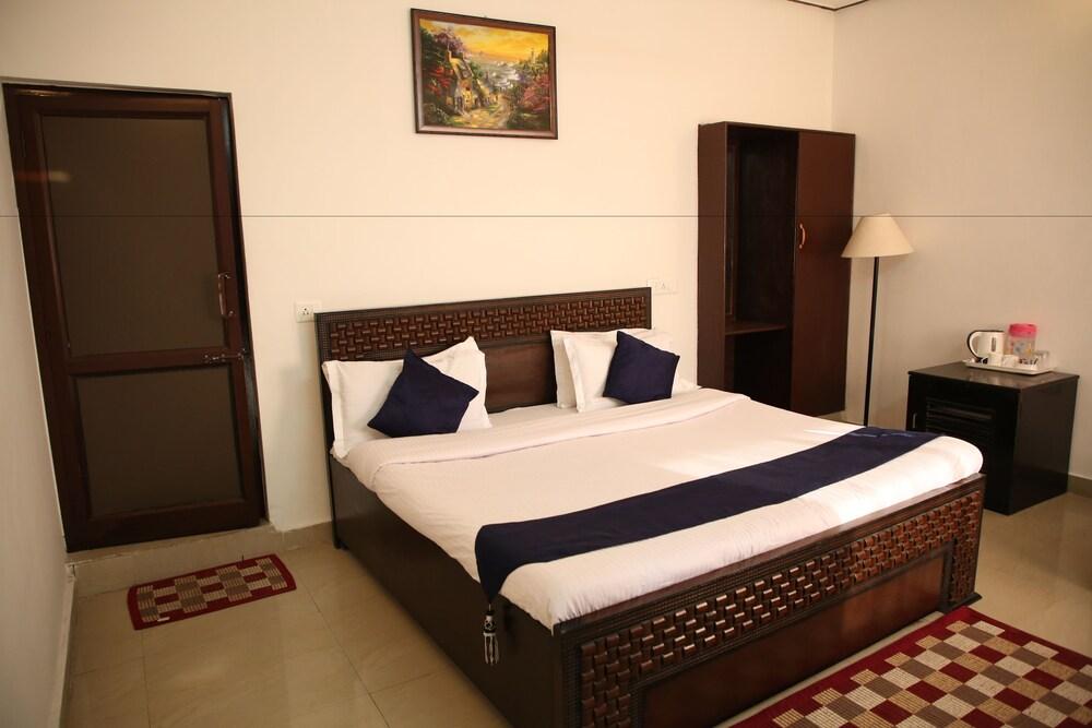 Dewdrop Classic Fall resort