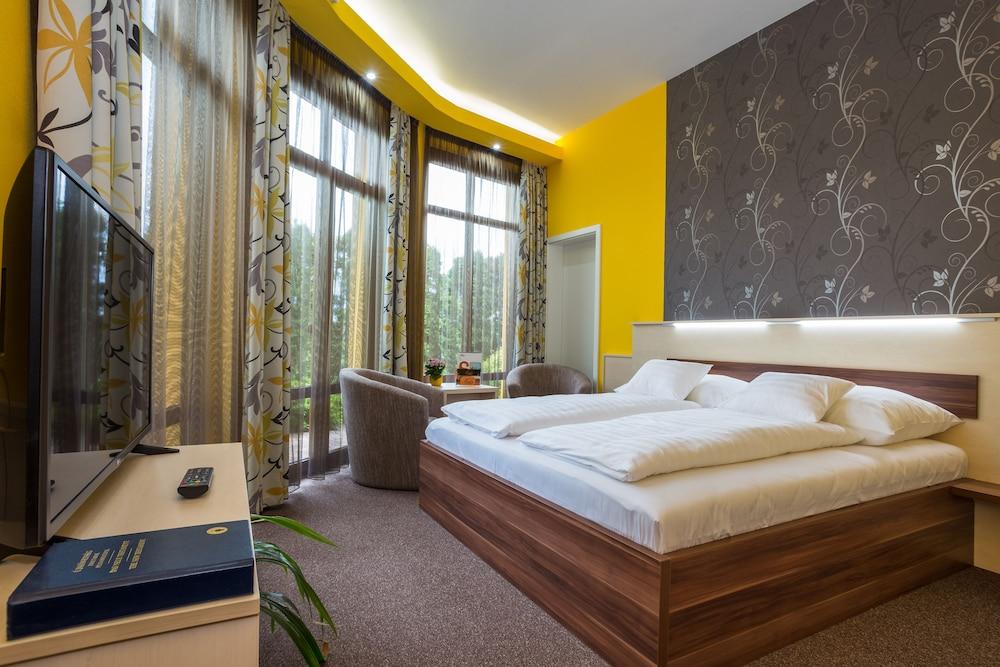 Hotel Mayer Alsoörs