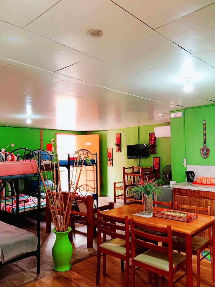 SmallFry's Beach Resort