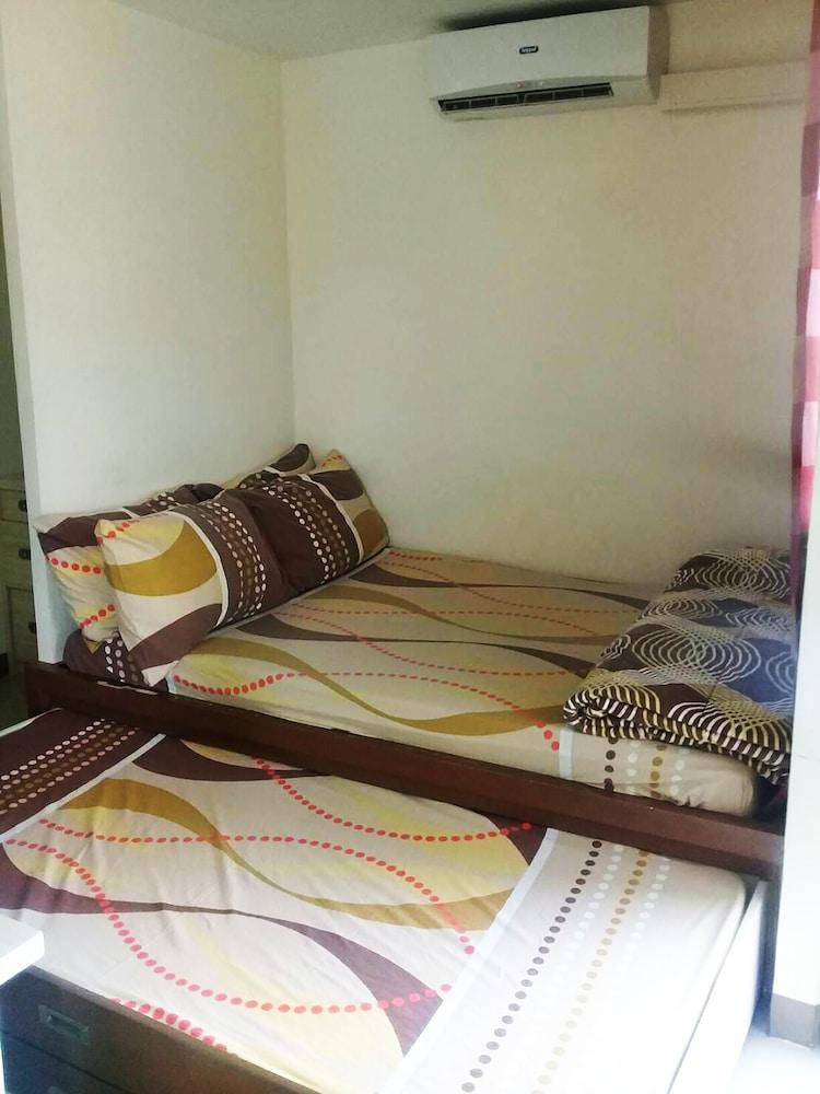 Mabolo Garden Flat by SDC