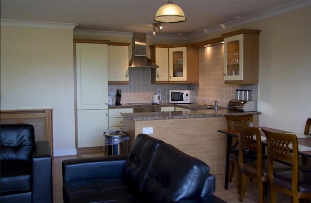 Knightsbrook Courtyard Houses