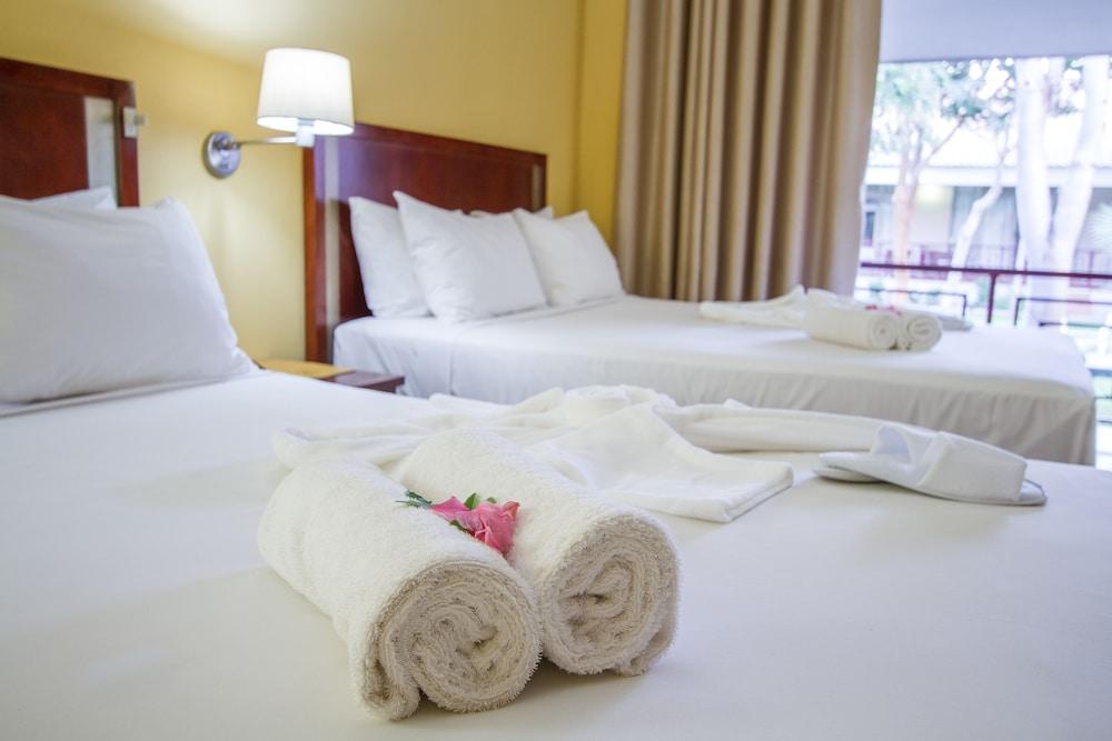 CityBlue Courtyard Hotel & Suites