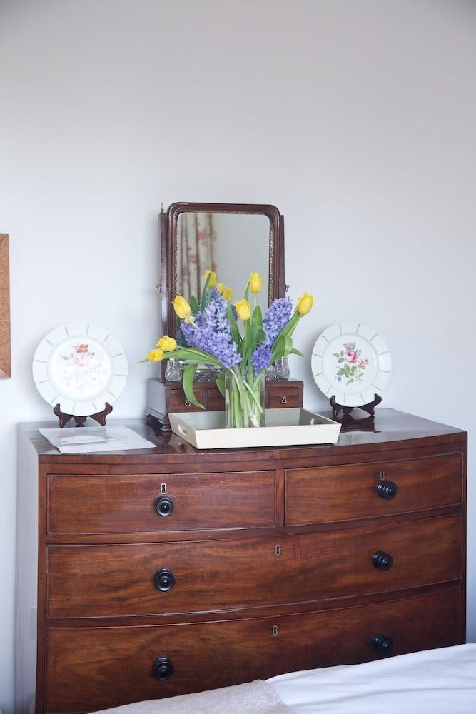 Hedingham Old Pottery