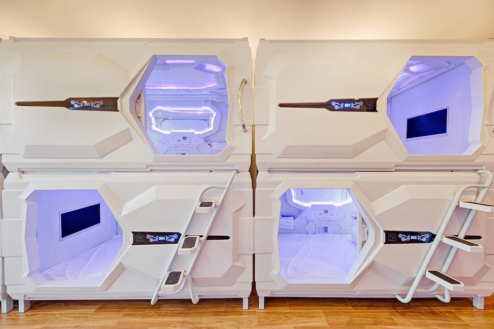 AncyrA Capsule Hotel