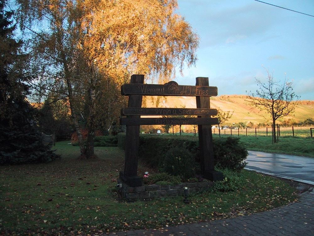 Wein und Gaestehaus Fries