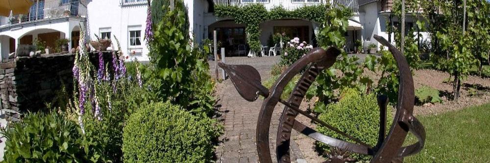 Wein und Gaestehaus Fries