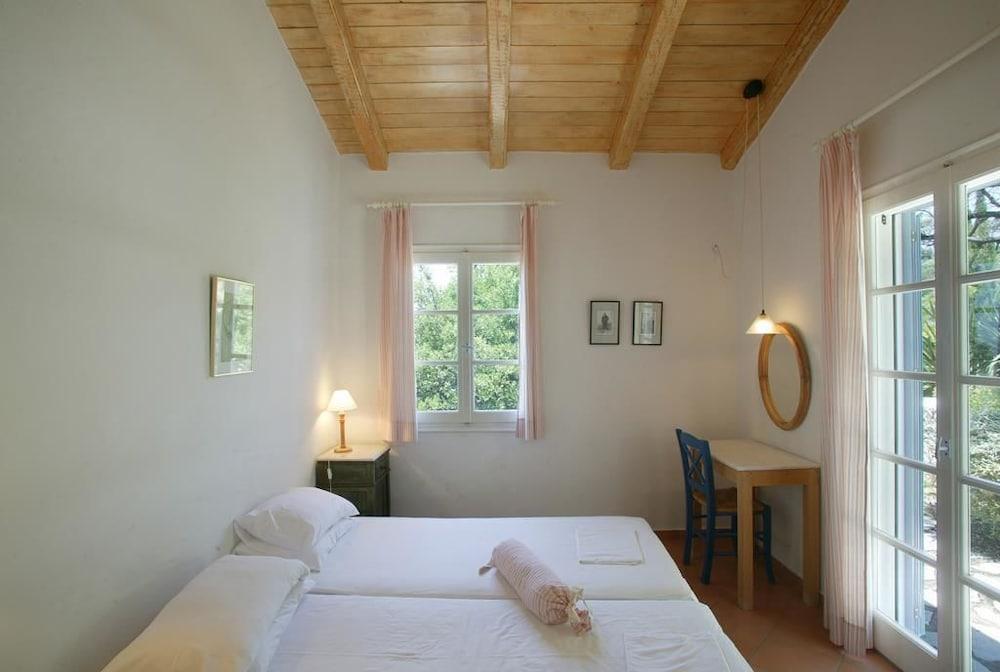 Agios Nikitas Villas