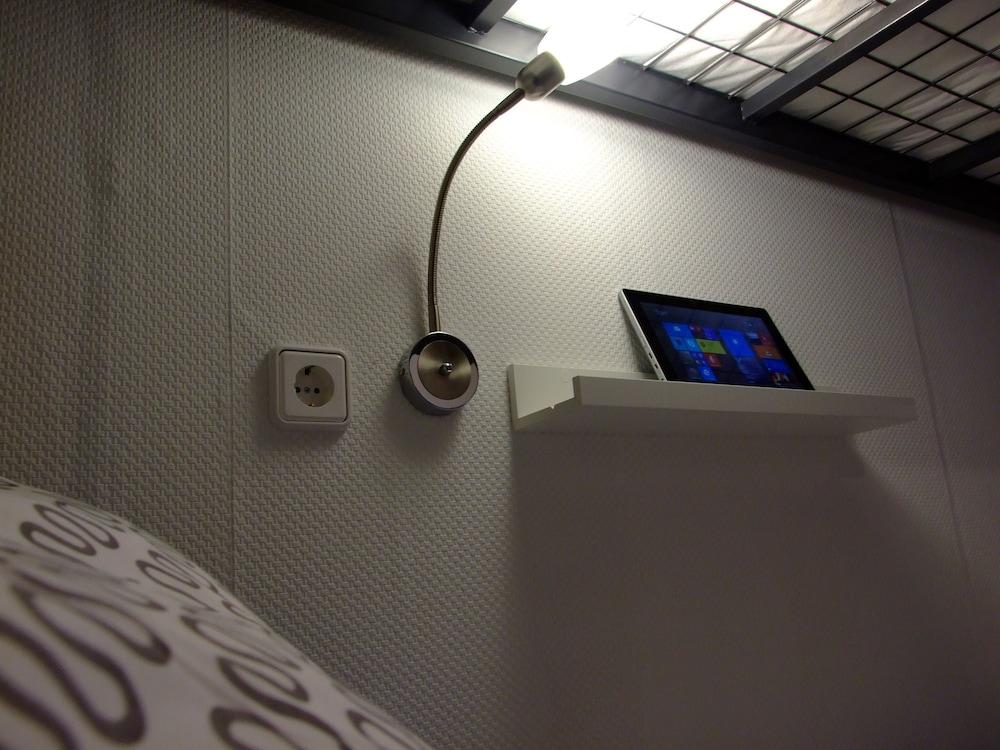 The Penny Pincher Inn - Hostel